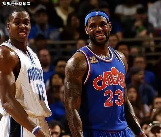 火箭客场胜小牛霍华德锁定内线拿下两双