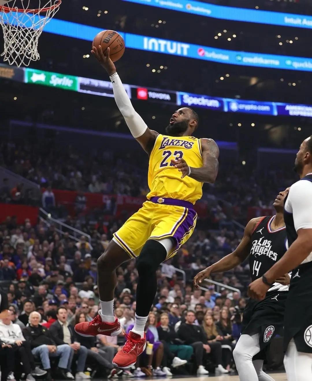 Scout焦点对战，詹姆斯与90激战公牛分钟，刷新纪录胜负难料！